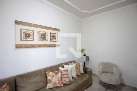 Sala de TV de casa à venda com 3 quartos, 320m² em Castelo, Belo Horizonte