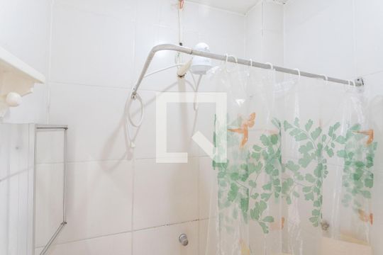 Banheiro de kitnet/studio para alugar com 0 quarto, 32m² em Centro, Rio de Janeiro
