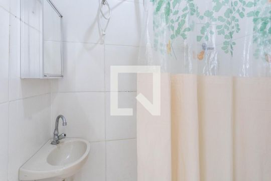 Banheiro de kitnet/studio para alugar com 0 quarto, 32m² em Centro, Rio de Janeiro
