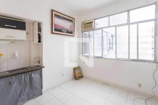 Kitnet/Studio para alugar com 0 quarto, 32m² em Centro, Rio de Janeiro