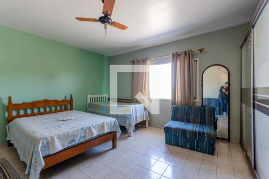 Quarto 2 de casa à venda com 5 quartos, 300m² em Vila Cavaton, São Paulo