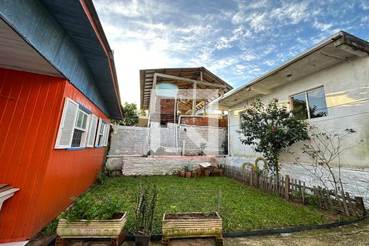Área Externa de casa à venda com 3 quartos, 140m² em Campestre, São Leopoldo