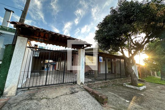 Fachada de casa à venda com 3 quartos, 140m² em Campestre, São Leopoldo