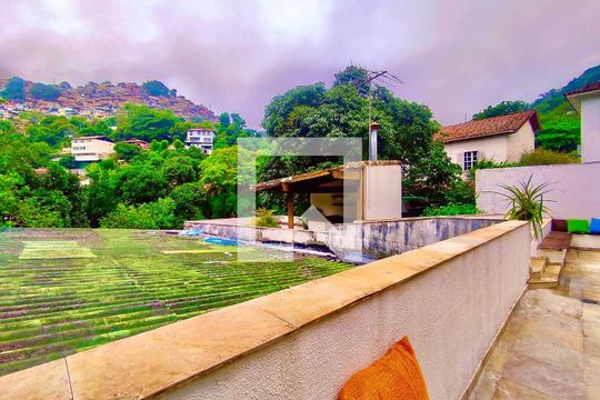 Área de piscina vista de casa à venda com 6 quartos, 600m² em Gávea, Rio de Janeiro