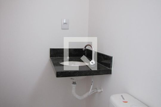 Banheiro de apartamento à venda com 2 quartos, 42m² em Artur Alvim, São Paulo