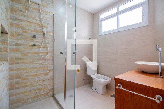 Banheiro de apartamento para alugar com 2 quartos, 80m² em Pinheiros, São Paulo