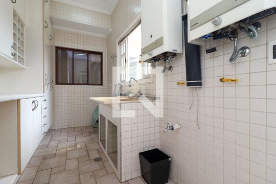 Área de Serviço de casa à venda com 3 quartos, 180m² em Santa Teresinha, São Paulo
