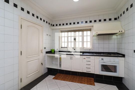 Cozinha de casa à venda com 3 quartos, 180m² em Santa Teresinha, São Paulo