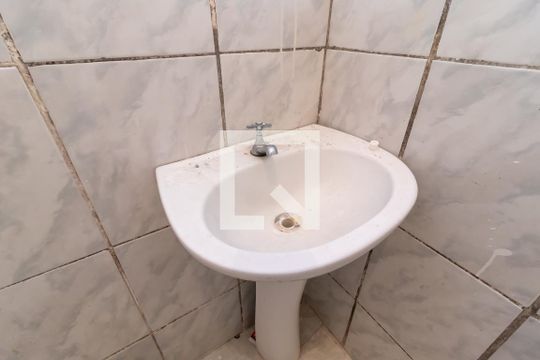 Banheiro de casa para alugar com 1 quarto, 50m² em Casa Verde Alta, São Paulo