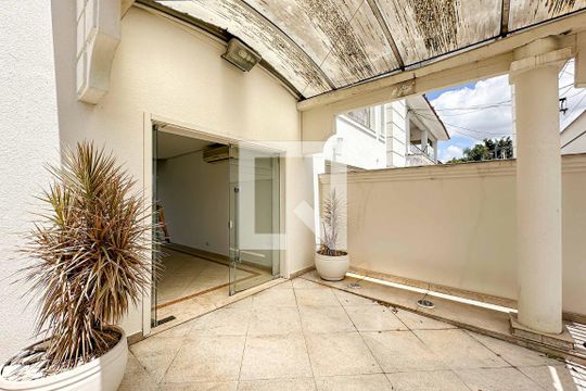 Garagem de casa à venda com 8 quartos, 700m² em Jardim Sao Bento, São Paulo