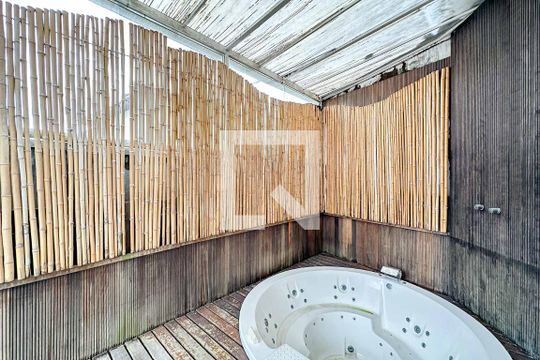 Jacuzzi/Sauna de casa à venda com 8 quartos, 700m² em Jardim Sao Bento, São Paulo