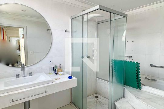 Banheiro da Suíte de casa à venda com 8 quartos, 700m² em Jardim Sao Bento, São Paulo