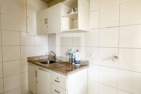 Cozinha  de casa à venda com 8 quartos, 700m² em Jardim Sao Bento, São Paulo