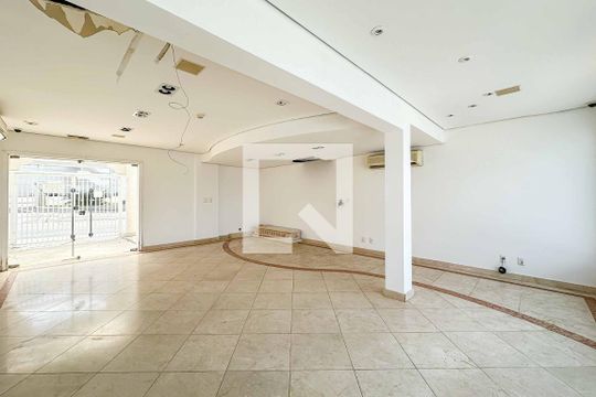 Casa à venda com 8 quartos, 700m² em Jardim Sao Bento, São Paulo