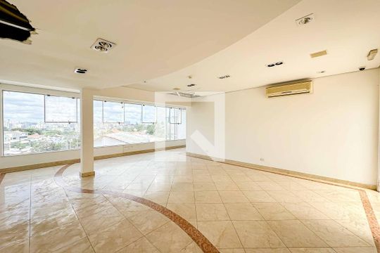 Sala 1 de casa à venda com 8 quartos, 700m² em Jardim Sao Bento, São Paulo