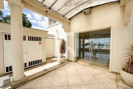 Garagem de casa à venda com 8 quartos, 700m² em Jardim Sao Bento, São Paulo