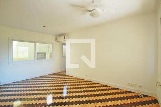 Sala de apartamento para alugar com 3 quartos, 146m² em Centro Histórico, Porto Alegre