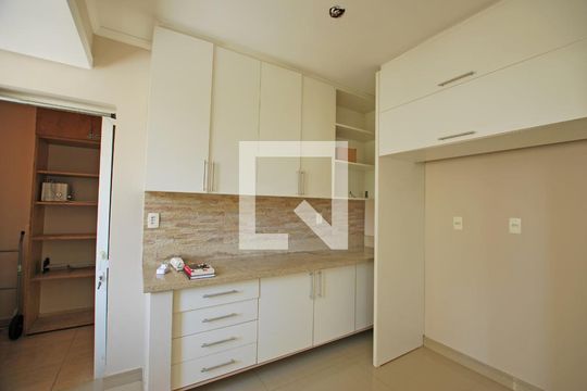  Cozinha  de apartamento para alugar com 3 quartos, 146m² em Centro Histórico, Porto Alegre