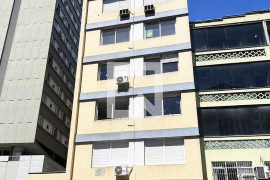Fachada de apartamento para alugar com 3 quartos, 146m² em Centro Histórico, Porto Alegre