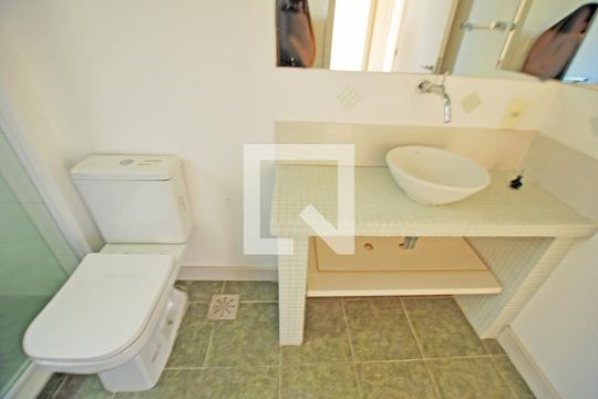 Banheiro de apartamento para alugar com 3 quartos, 146m² em Centro Histórico, Porto Alegre