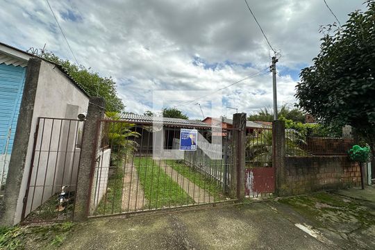 Fachada de casa à venda com 2 quartos, 120m² em Campina, São Leopoldo