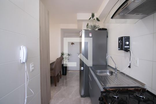 Cozinha de apartamento à venda com 2 quartos, 42m² em Vila Penteado, São Paulo