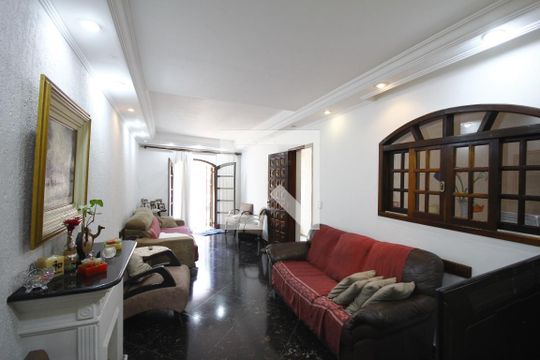Casa à venda com 4 quartos, 232m² em Cambuci, São Paulo