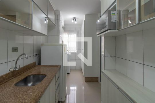 Cozinha de apartamento para alugar com 2 quartos, 38m² em Parque Cecap, Guarulhos