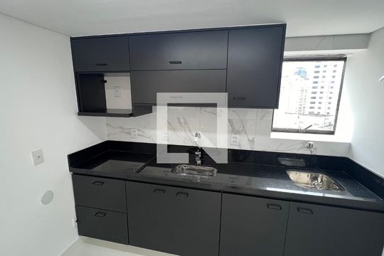 Cozinha  de apartamento para alugar com 2 quartos, 110m² em Pinheiros, São Paulo