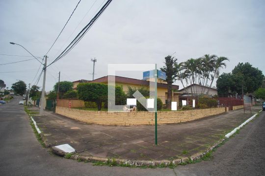 Vista rua de casa à venda com 3 quartos, 330m² em Boa Vista, Novo Hamburgo