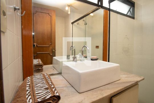 Banheiro 1, pia  de apartamento à venda com 3 quartos, 118m² em Itaim Bibi, São Paulo