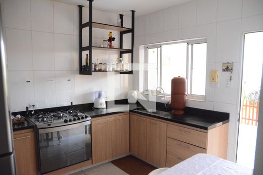 Cozinha de casa à venda com 2 quartos, 247m² em Novo Osasco, Osasco