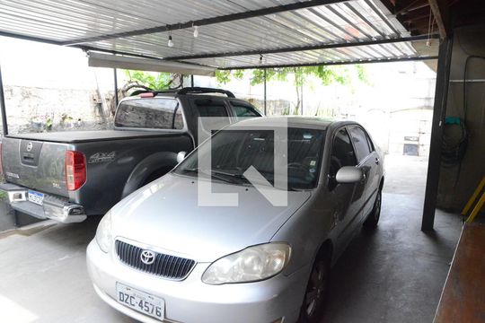 Garagem de casa à venda com 2 quartos, 247m² em Novo Osasco, Osasco
