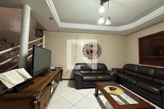 Sala de casa à venda com 4 quartos, 240m² em São Miguel, São Leopoldo