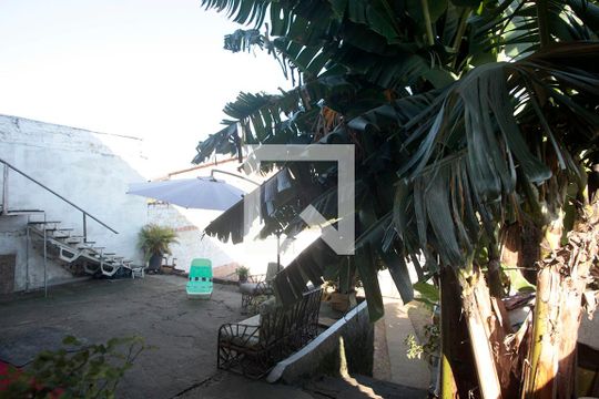 Sala/Cozinha de casa à venda com 2 quartos, 300m² em Jardim Botânico, Porto Alegre