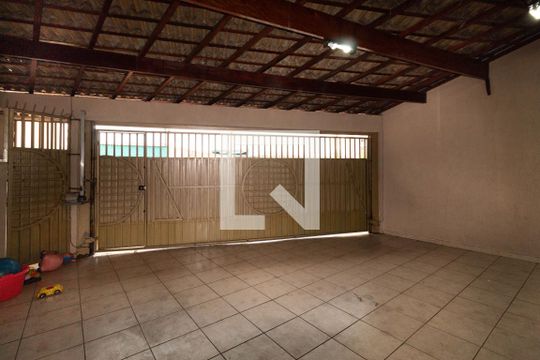 Garagem de casa para alugar com 3 quartos, 300m² em Vila Matilde, São Paulo