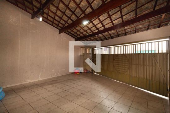 Garagem de casa para alugar com 3 quartos, 300m² em Vila Matilde, São Paulo