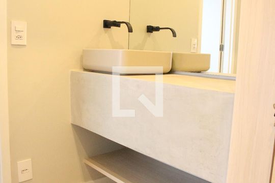 Banheiro da Suíte de apartamento para alugar com 2 quartos, 58m² em Vila Dom Pedro Ii, São Paulo