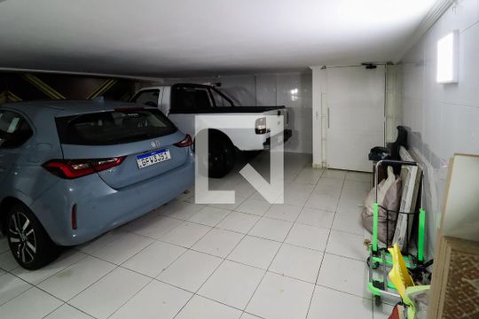 Piso 0: Garagem de casa à venda com 6 quartos, 520m² em Sacomã, São Paulo
