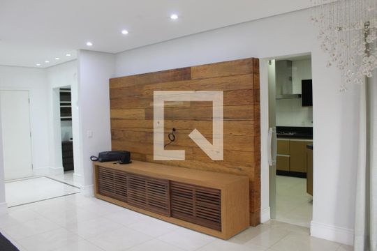 Detalhe Sala de casa de condomínio para alugar com 4 quartos, 180m² em Jardim Passargada I, Cotia