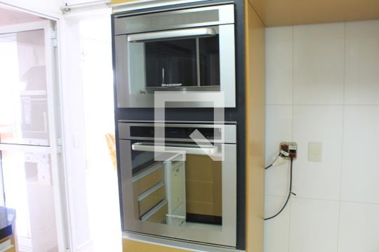 Cozinha de casa de condomínio para alugar com 4 quartos, 180m² em Jardim Passargada I, Cotia