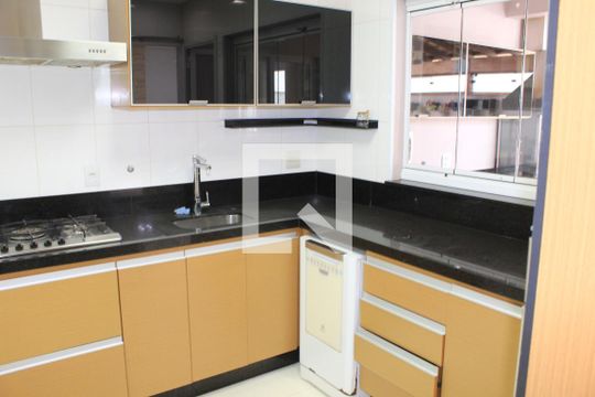 Cozinha de casa de condomínio para alugar com 4 quartos, 180m² em Jardim Passargada I, Cotia