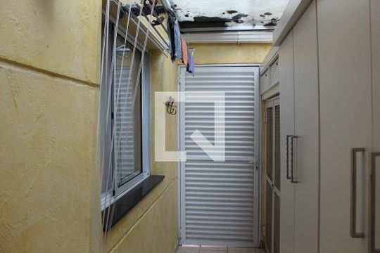 Lavanderia de casa de condomínio para alugar com 4 quartos, 180m² em Jardim Passargada I, Cotia