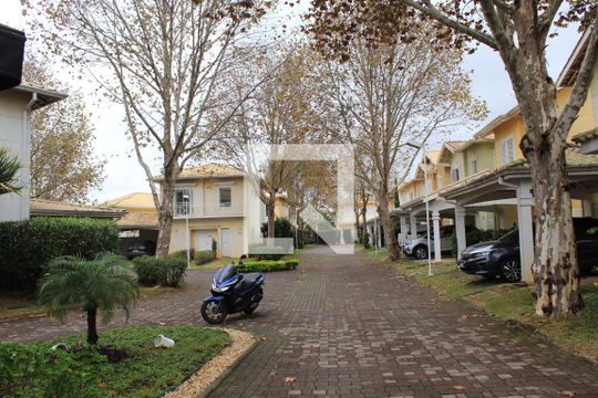 Vista da Rua de casa de condomínio para alugar com 4 quartos, 180m² em Jardim Passargada I, Cotia
