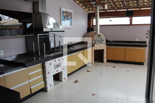 Churrasqueira de casa de condomínio para alugar com 4 quartos, 180m² em Jardim Passargada I, Cotia