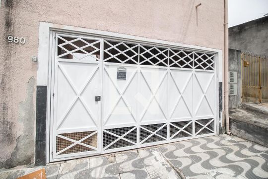 Fachada de casa à venda com 3 quartos, 150m² em Vila Uniao (zona Leste), São Paulo