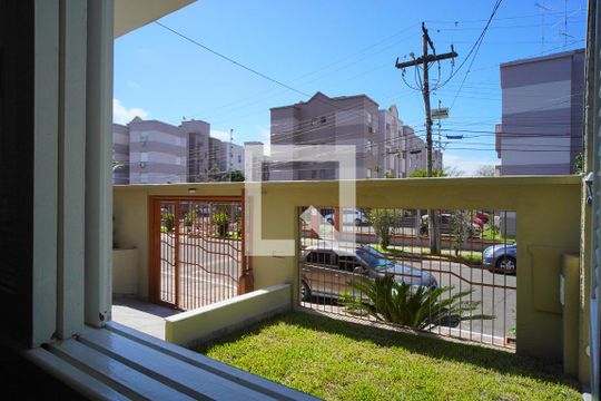 Sala - Vista de casa à venda com 2 quartos, 158m² em Protásio Alves, Porto Alegre