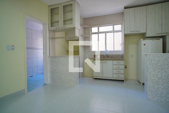 Cozinha de casa à venda com 2 quartos, 158m² em Protásio Alves, Porto Alegre