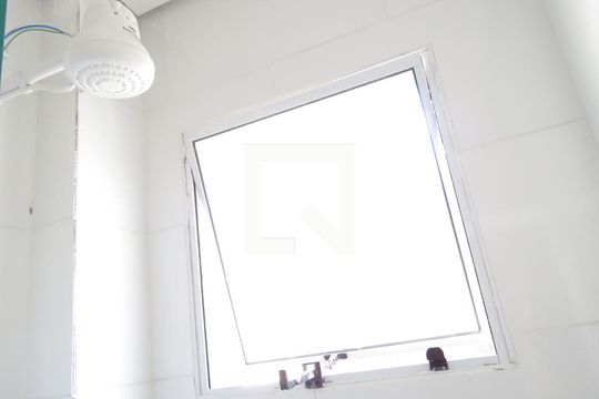 Banheiro de apartamento para alugar com 1 quarto, 24m² em Jardim Nordeste, São Paulo