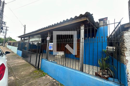 Fachada de casa à venda com 3 quartos, 90m² em Vicentina, São Leopoldo